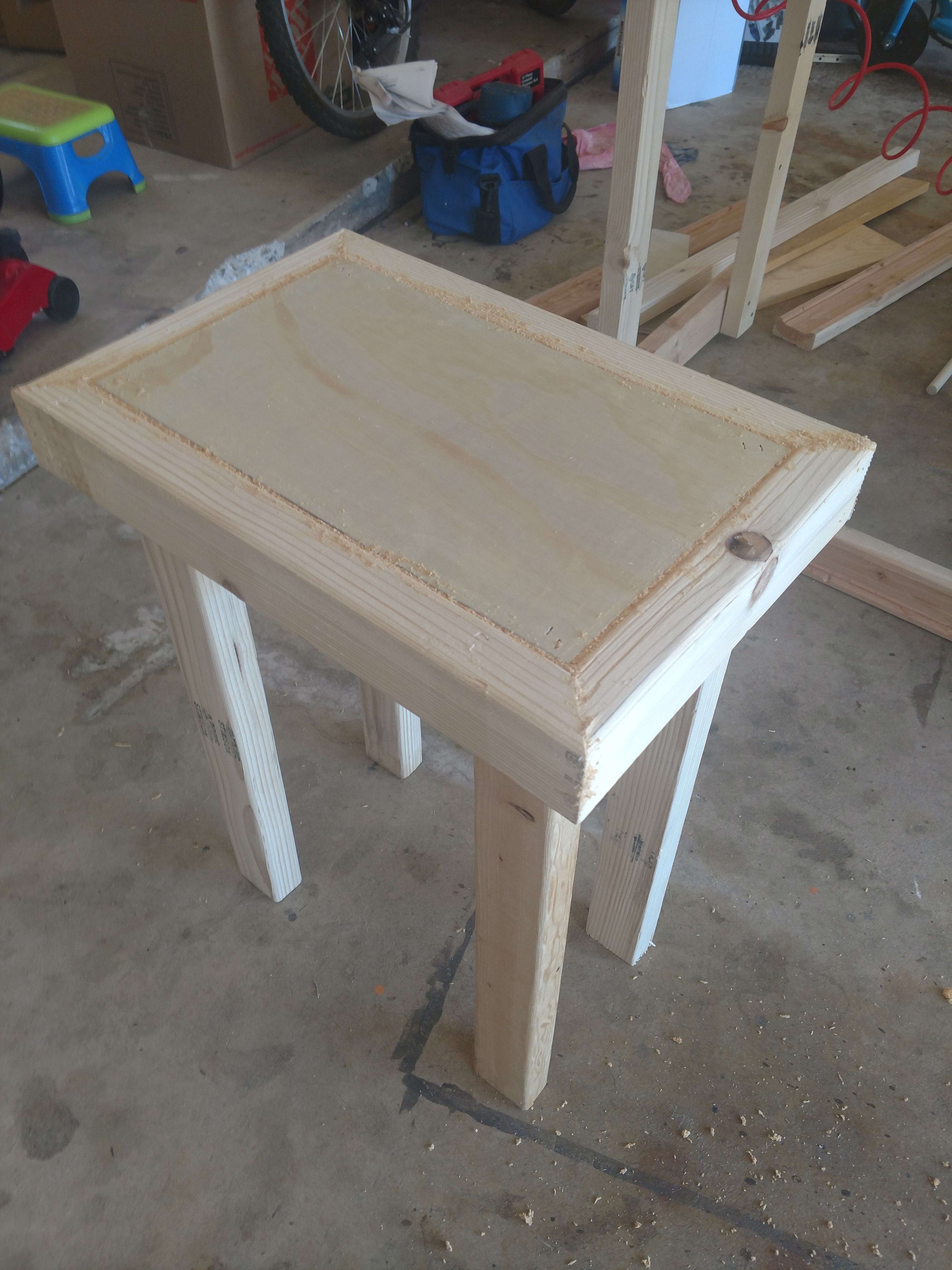 Custom side table detail